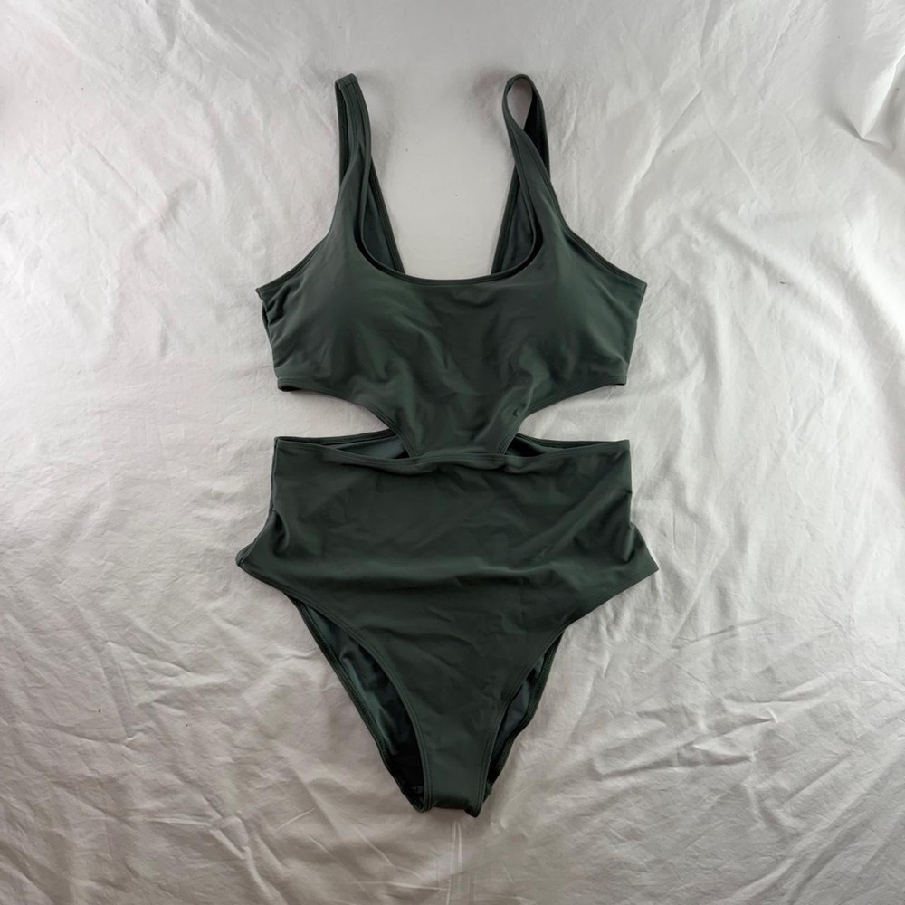 NWTs Aerie One Piece Cut Out Swimsuit Womens XL Resortwear Beachy